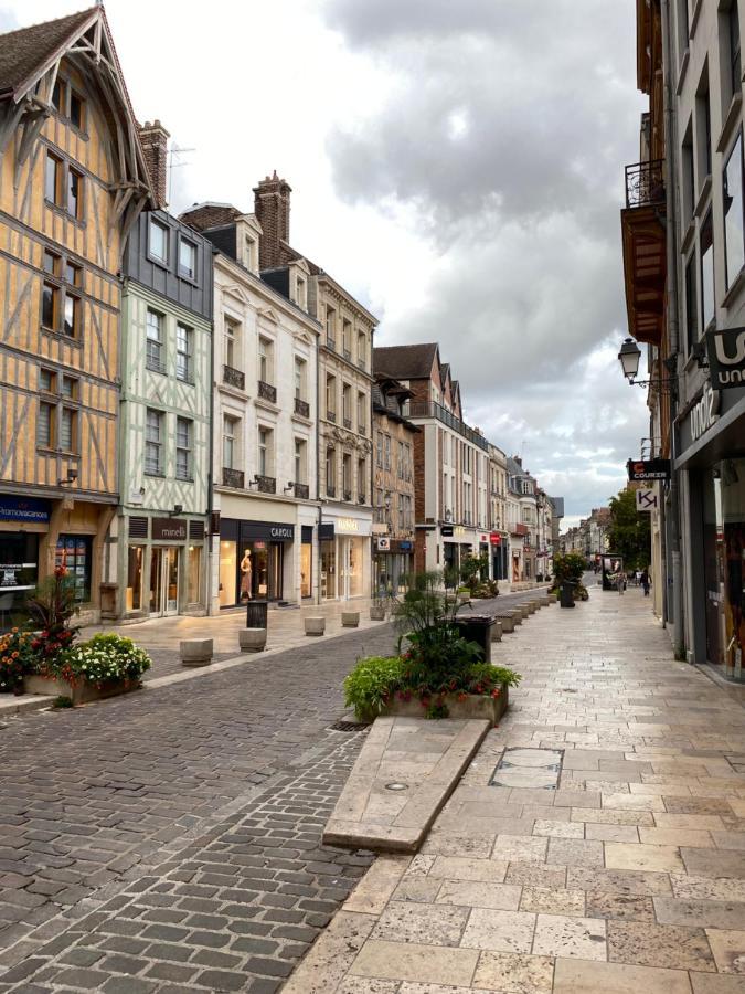 Studio Zola Situe En Plein Centre-Ville De Troyes Eksteriør bilde